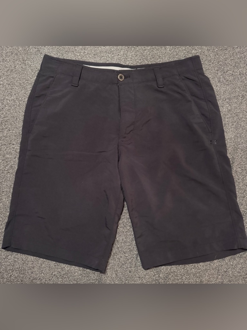 Men's Black Under Armour Heatgear Golf Shorts - Sz 34